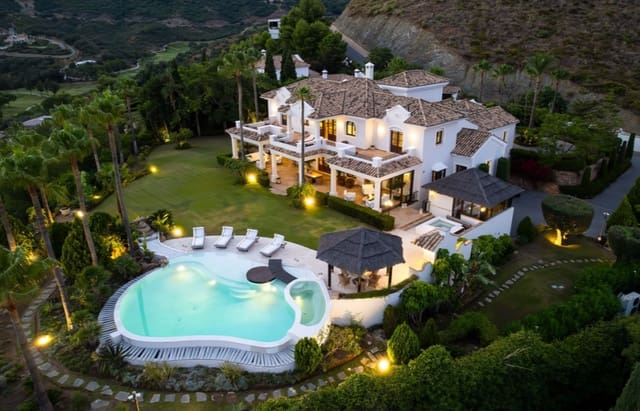 5 bedroom Villa for sale in Marbella with pool garage - € 4,750,000 (Ref: 10035001)