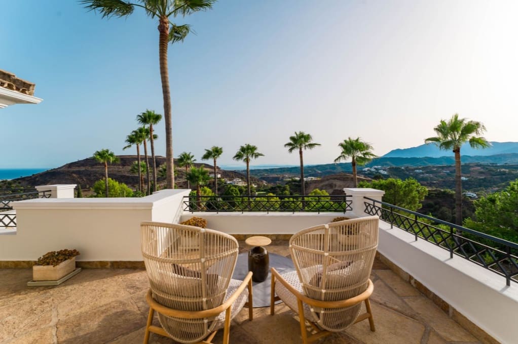5 bedroom Villa for sale in Marbella with pool garage - € 4,750,000 (Ref: 10035001)