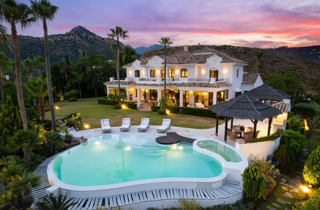 5 bedroom Villa for sale in Marbella with pool garage - € 4,750,000 (Ref: 10035001)
