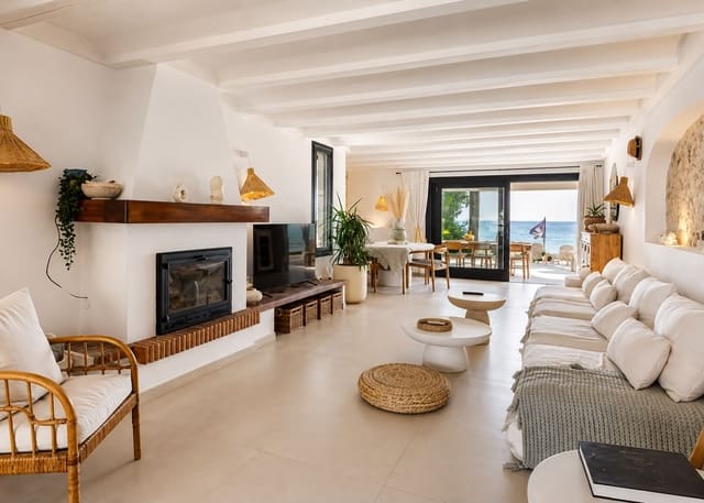6 bedroom Villa for sale in Bahía Dorada, Estepona with pool - € 2,495,000 (Ref: 10035002)