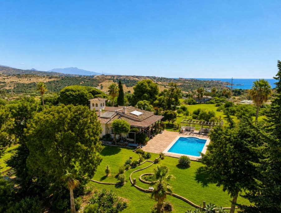 4 camera da letto Villa in vendita in Estepona con piscina garage - 1.740.000 € (Rif: 10035003)