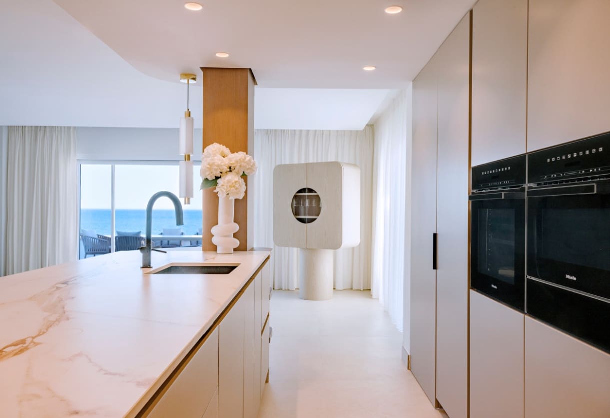 3 sypialnia Penthouse na sprzedaż w Marbella z basenem garażem - 2 495 000 € (Ref: 10035008)