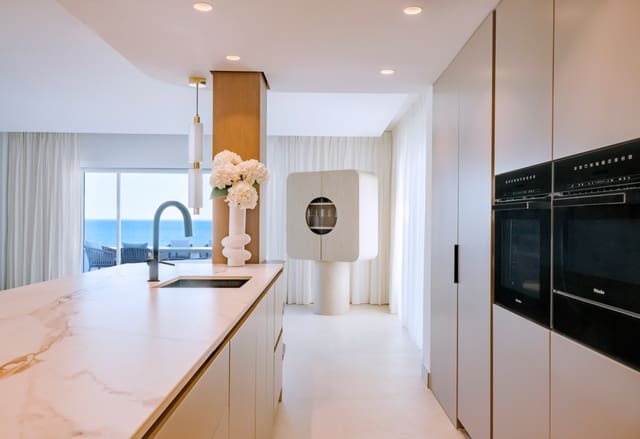 3 sypialnia Penthouse na sprzedaż w Marbella z basenem garażem - 2 495 000 € (Ref: 10035008)