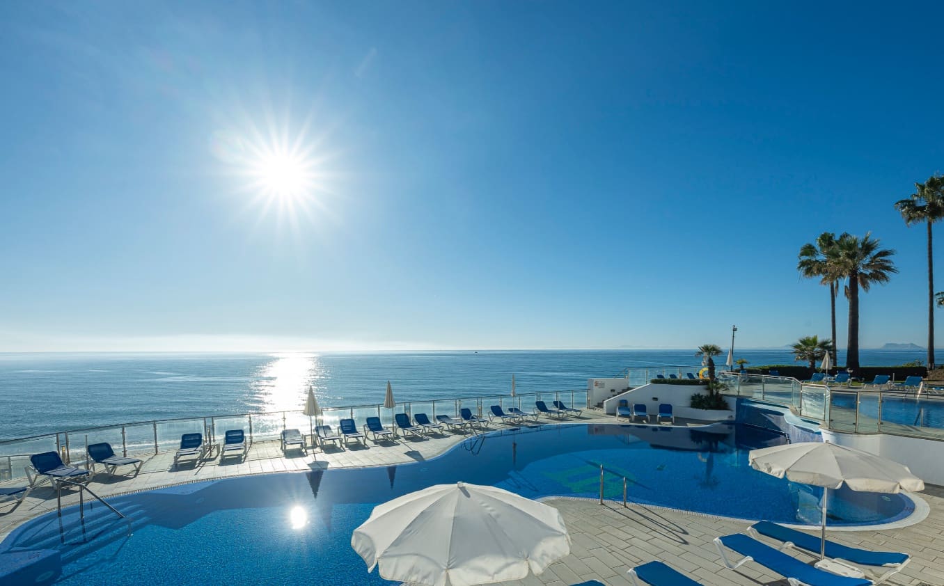3 sypialnia Penthouse na sprzedaż w Marbella z basenem garażem - 2 495 000 € (Ref: 10035008)