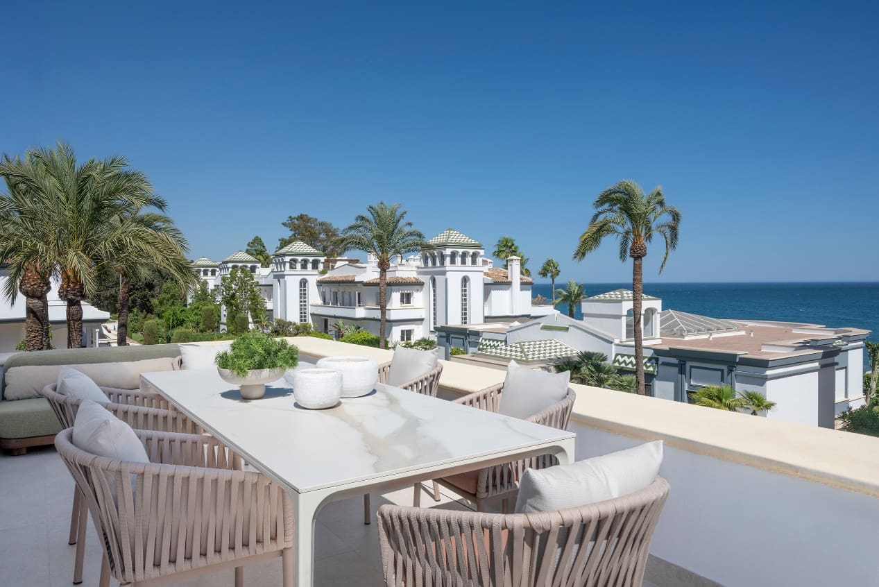 3 sypialnia Penthouse na sprzedaż w Marbella z basenem garażem - 2 495 000 € (Ref: 10035008)
