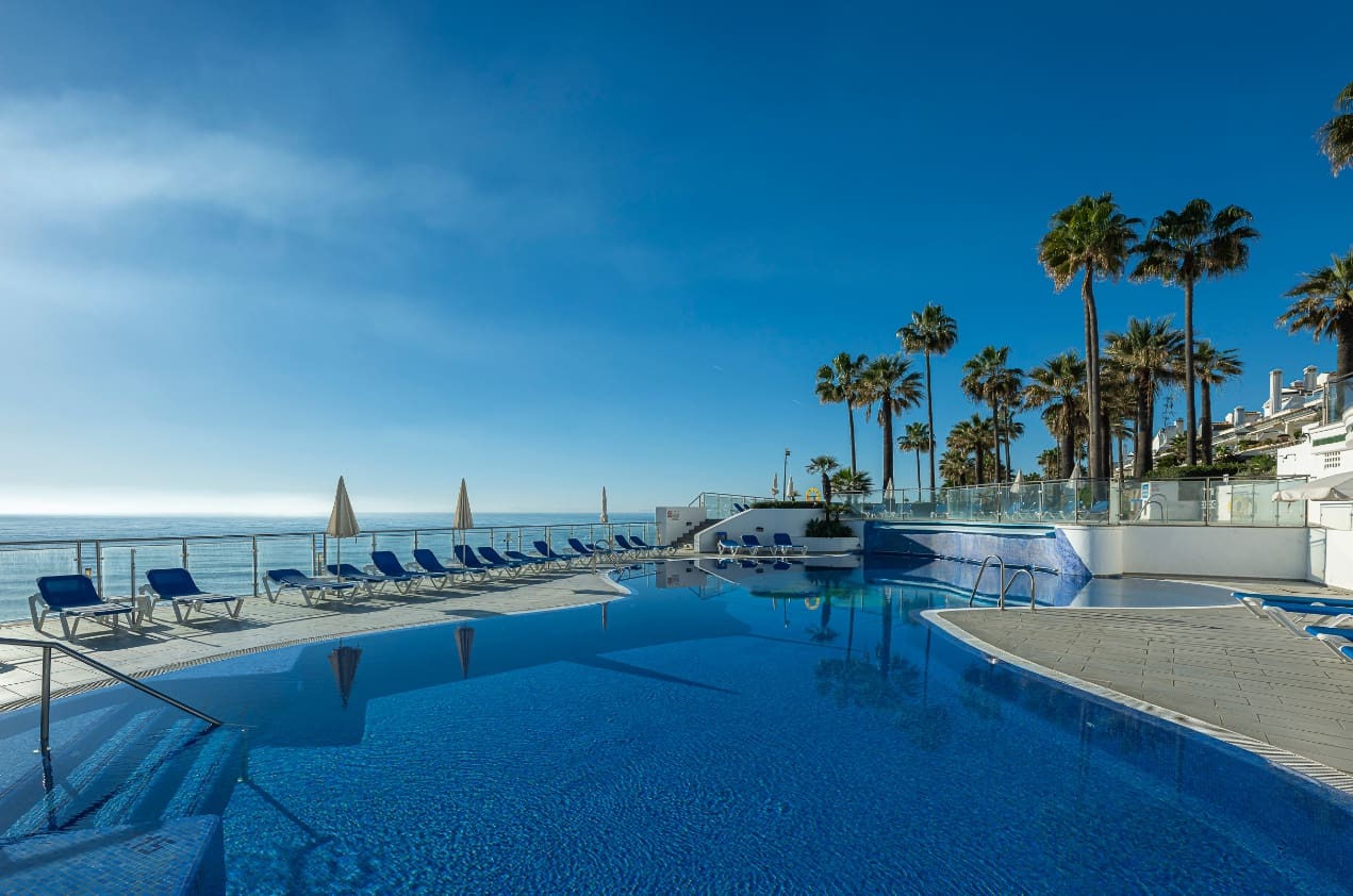 3 sypialnia Penthouse na sprzedaż w Marbella z basenem garażem - 2 495 000 € (Ref: 10035008)