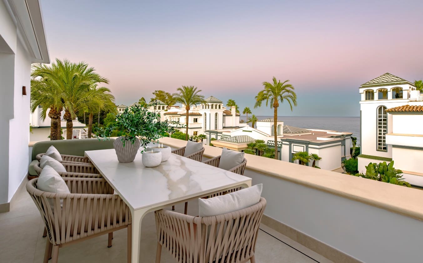 3 sypialnia Penthouse na sprzedaż w Marbella z basenem garażem - 2 495 000 € (Ref: 10035008)