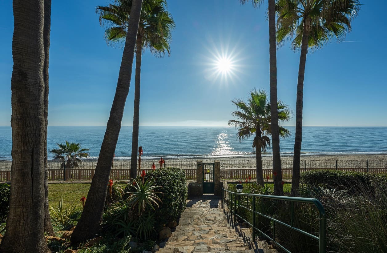 3 sypialnia Penthouse na sprzedaż w Marbella z basenem garażem - 2 495 000 € (Ref: 10035008)