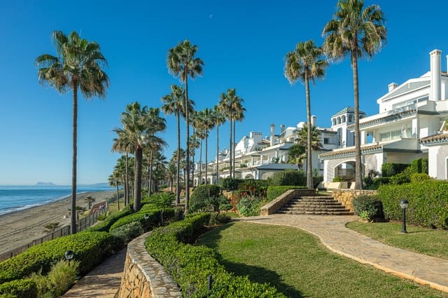 3 sypialnia Penthouse na sprzedaż w Marbella z basenem garażem - 2 495 000 € (Ref: 10035008)