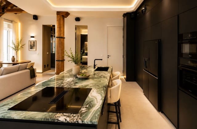 Apartamento de 4 habitaciones en Centro Historico, Málaga ciudad en venta - 1.245.000 € (Ref: 10037078)