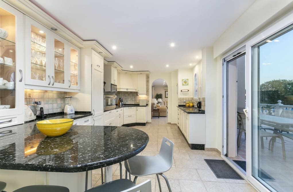 5 sovrum Villa till salu i Marbella med pool garage - 4 995 000 € (Ref: 10037079)