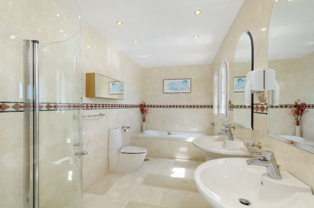 5 sovrum Villa till salu i Marbella med pool garage - 4 995 000 € (Ref: 10037079)