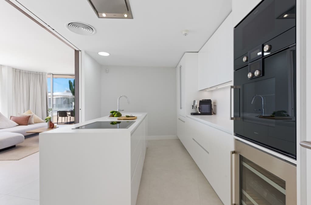 3 soverom Penthouse til salgs i Estepona med svømmebasseng garasje - € 2 490 000 (Ref: 10037080)