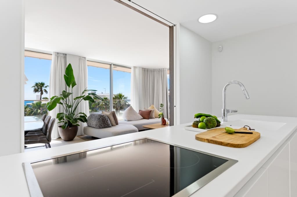 3 soverom Penthouse til salgs i Estepona med svømmebasseng garasje - € 2 490 000 (Ref: 10037080)