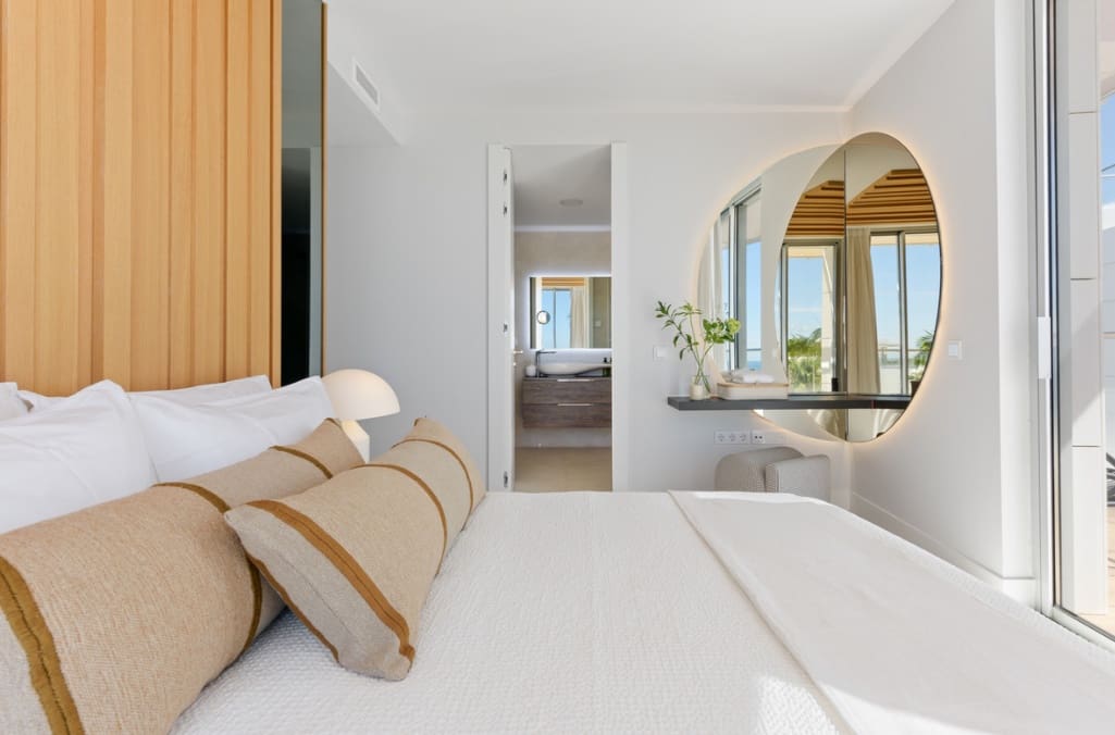 3 soverom Penthouse til salgs i Estepona med svømmebasseng garasje - € 2 490 000 (Ref: 10037080)