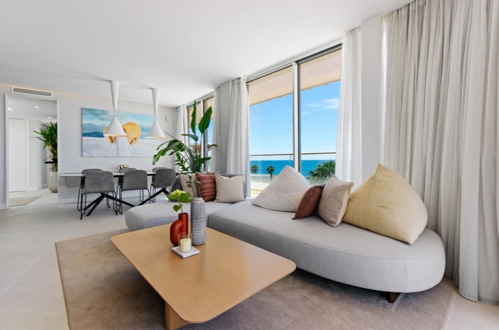 3 soverom Penthouse til salgs i Estepona med svømmebasseng garasje - € 2 490 000 (Ref: 10037080)