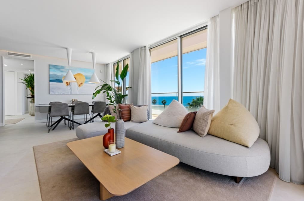3 soverom Penthouse til salgs i Estepona med svømmebasseng garasje - € 2 490 000 (Ref: 10037080)