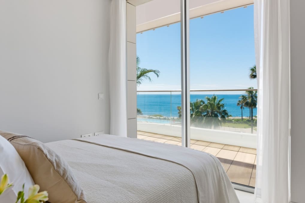 3 soverom Penthouse til salgs i Estepona med svømmebasseng garasje - € 2 490 000 (Ref: 10037080)