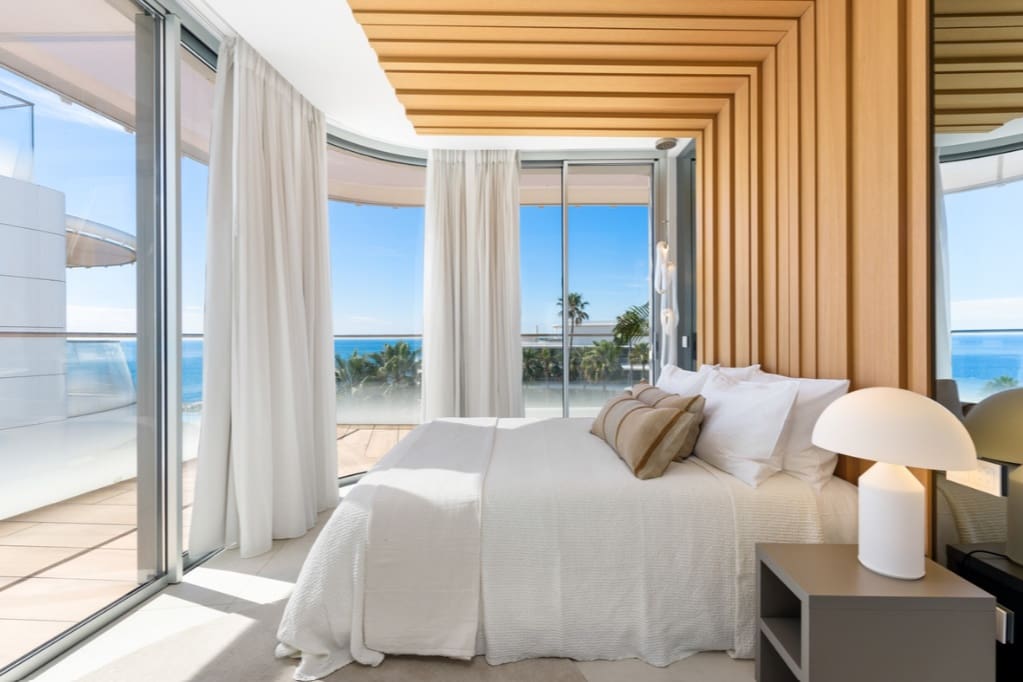 3 soverom Penthouse til salgs i Estepona med svømmebasseng garasje - € 2 490 000 (Ref: 10037080)