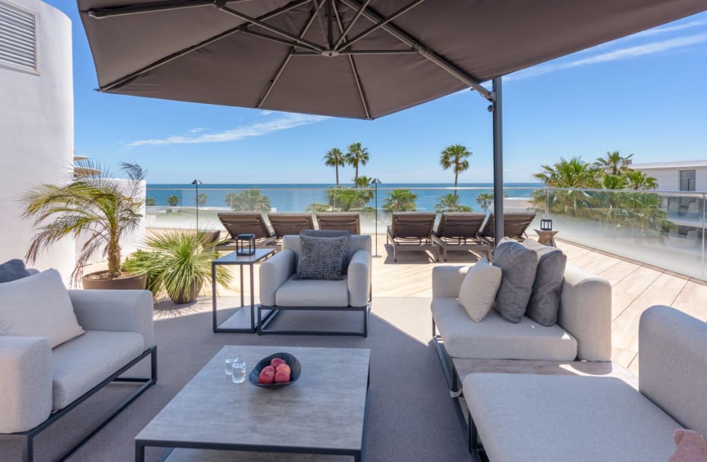 3 soverom Penthouse til salgs i Estepona med svømmebasseng garasje - € 2 490 000 (Ref: 10037080)