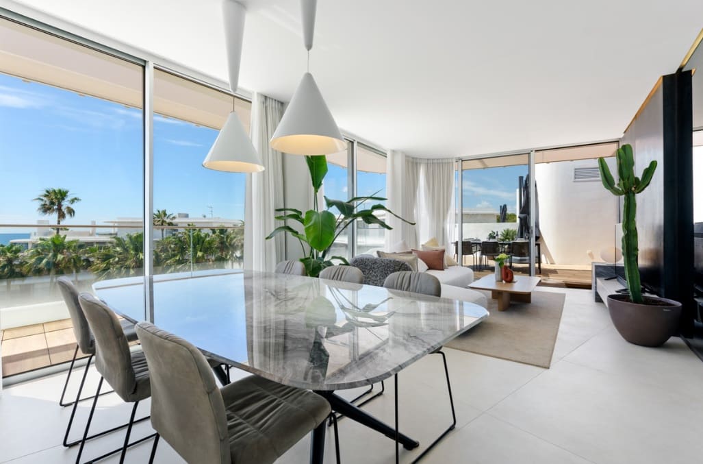 3 soverom Penthouse til salgs i Estepona med svømmebasseng garasje - € 2 490 000 (Ref: 10037080)