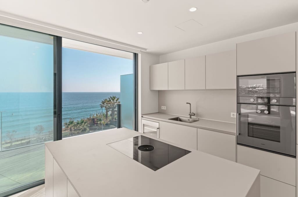 4 quarto Penthouse para venda em Estepona com piscina garagem - 4 650 000 € (Ref: 10037081)