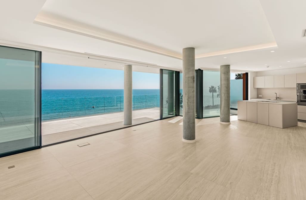4 quarto Penthouse para venda em Estepona com piscina garagem - 4 650 000 € (Ref: 10037081)