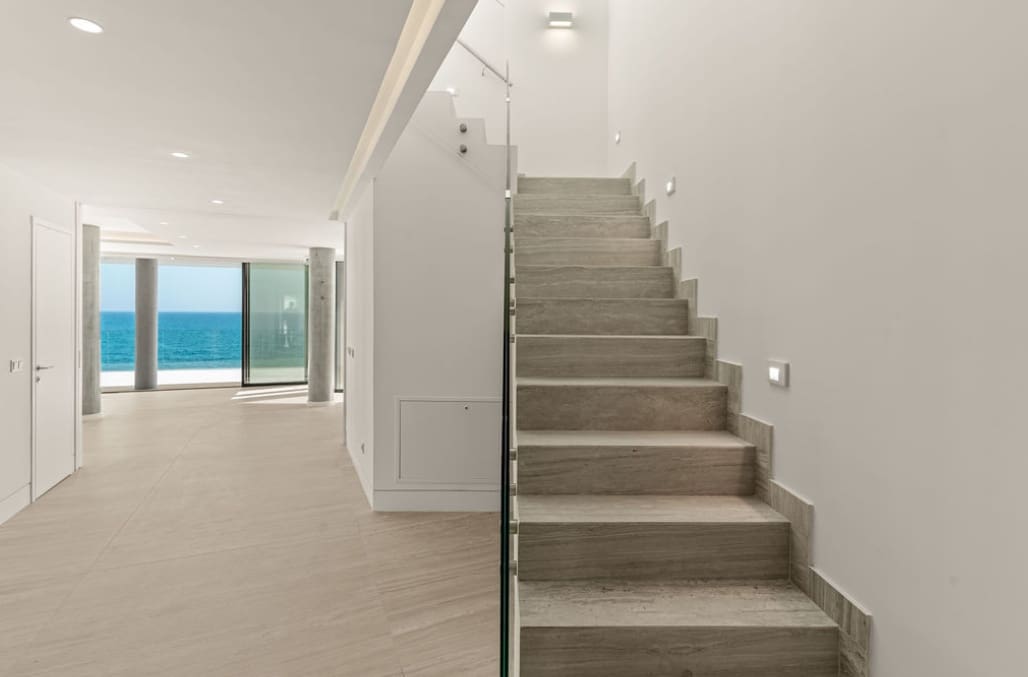 4 quarto Penthouse para venda em Estepona com piscina garagem - 4 650 000 € (Ref: 10037081)