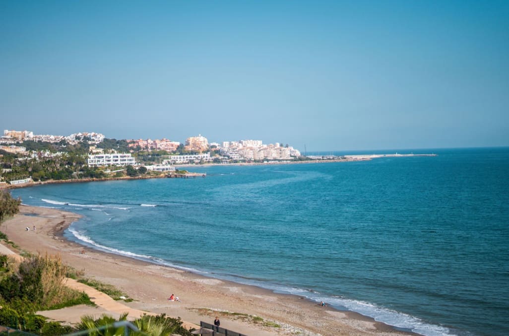 4 quarto Penthouse para venda em Estepona com piscina garagem - 4 650 000 € (Ref: 10037081)