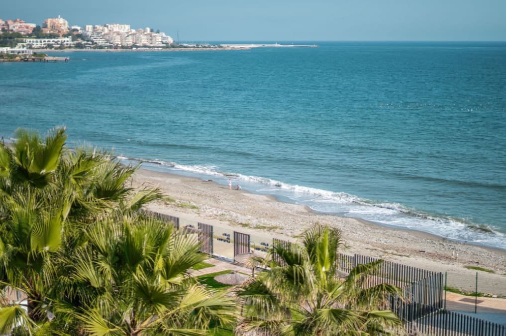 4 quarto Penthouse para venda em Estepona com piscina garagem - 4 650 000 € (Ref: 10037081)
