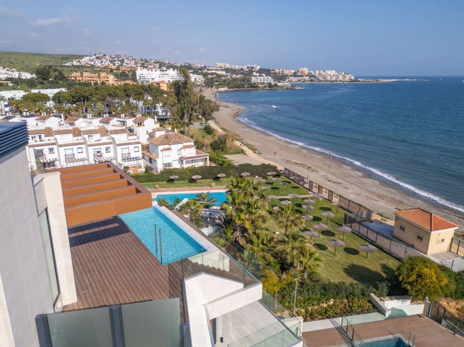 4 quarto Penthouse para venda em Estepona com piscina garagem - 4 650 000 € (Ref: 10037081)