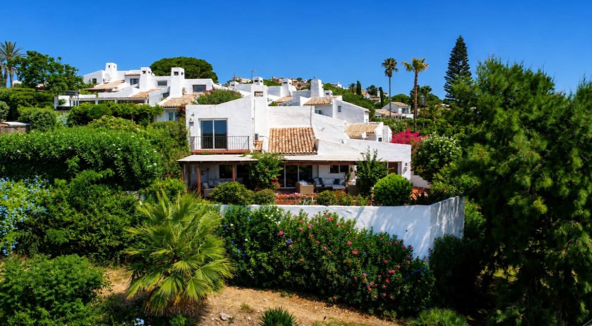 3 Zimmer Villa zu verkaufen in Bahia de Casares mit Pool Garage - 680.000 € (Ref: 10037082)