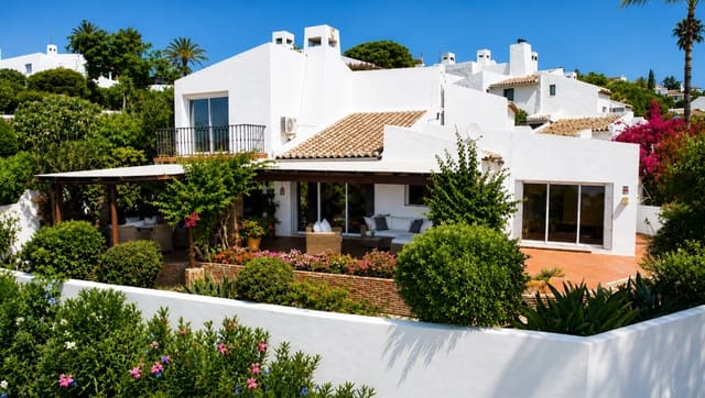 3 Zimmer Villa zu verkaufen in Bahia de Casares, Casares mit Pool Garage - 680.000 € (Ref: 10037082)