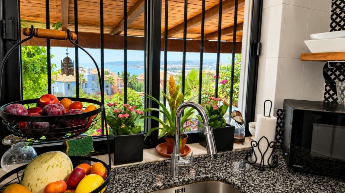 3 Zimmer Villa zu verkaufen in Bahia de Casares mit Pool Garage - 680.000 € (Ref: 10037082)