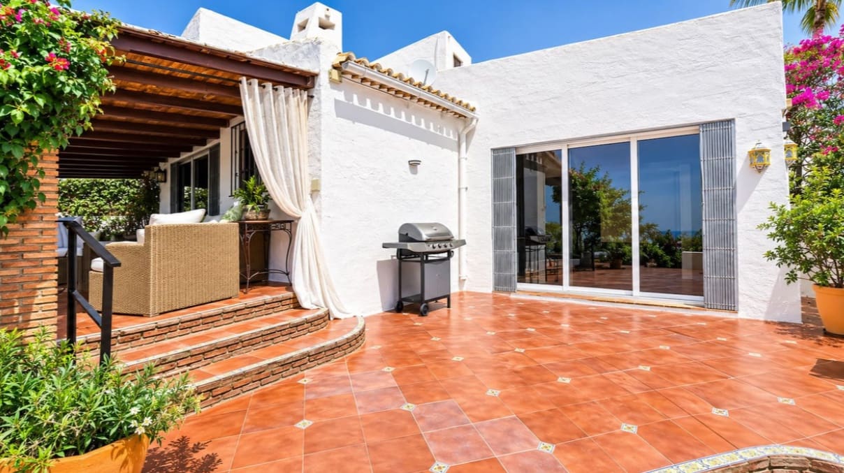 3 Zimmer Villa zu verkaufen in Bahia de Casares mit Pool Garage - 680.000 € (Ref: 10037082)