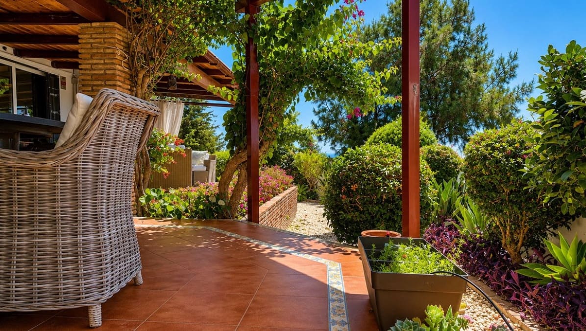 3 Zimmer Villa zu verkaufen in Bahia de Casares mit Pool Garage - 680.000 € (Ref: 10037082)
