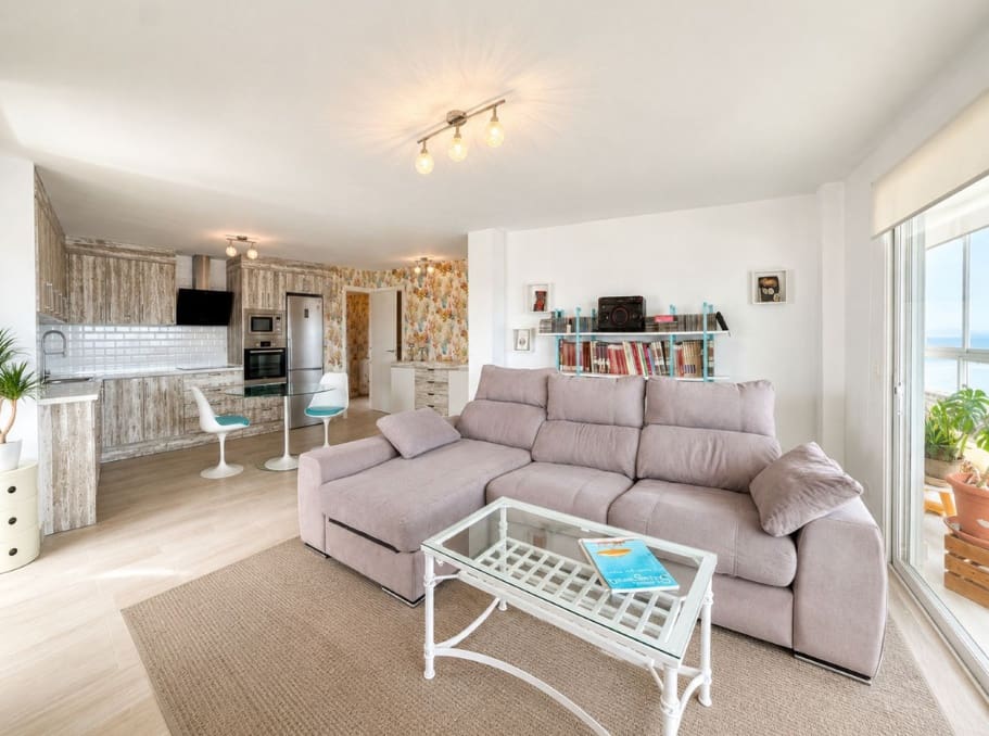 Apartamento de 3 habitaciones en Torreguadiaro en venta - 565.000 € (Ref: 10037084)
