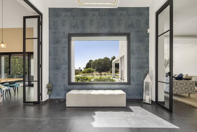 4 quarto Moradia para venda em Marbella com piscina garagem - 2 395 000 € (Ref: 10049993)