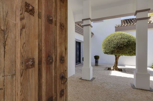 4 quarto Moradia para venda em Marbella com piscina garagem - 2 395 000 € (Ref: 10049993)