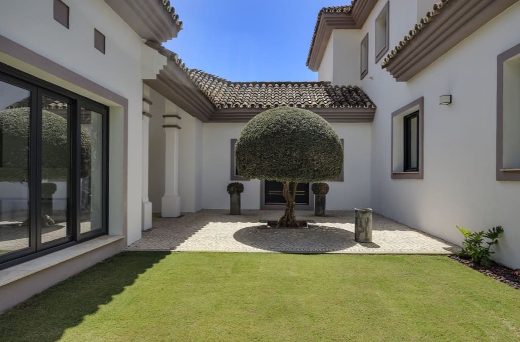 4 quarto Moradia para venda em Marbella com piscina garagem - 2 395 000 € (Ref: 10049993)