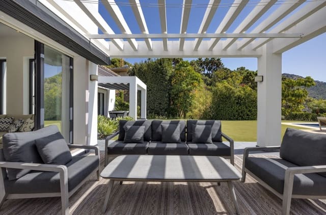 4 quarto Moradia para venda em Marbella com piscina garagem - 2 395 000 € (Ref: 10049993)