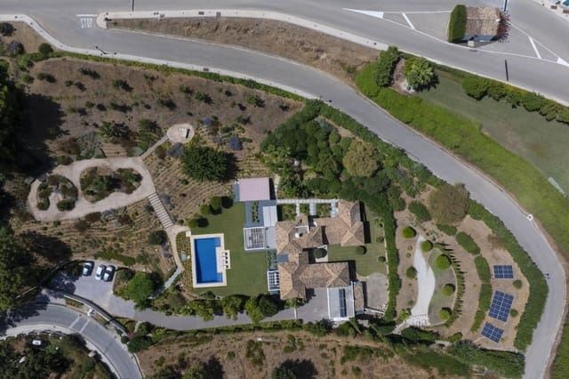 4 quarto Moradia para venda em Marbella com piscina garagem - 2 395 000 € (Ref: 10049993)