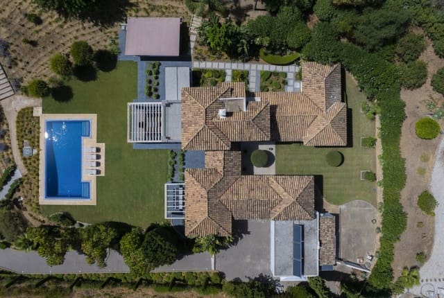 4 quarto Moradia para venda em Marbella com piscina garagem - 2 395 000 € (Ref: 10049993)