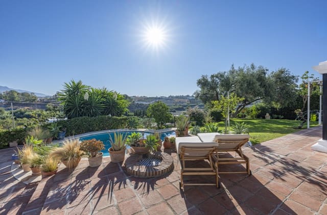 Chalet de 3 habitaciones en Marbella en venta con piscina garaje - 1.495.000 € (Ref: 10049995)