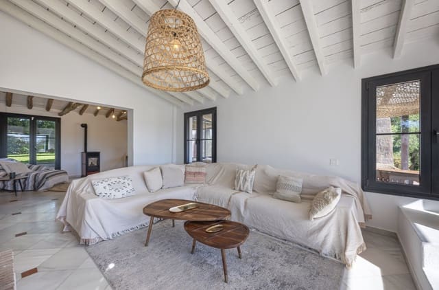 Chalet de 3 habitaciones en Marbella en venta con piscina garaje - 1.495.000 € (Ref: 10049995)