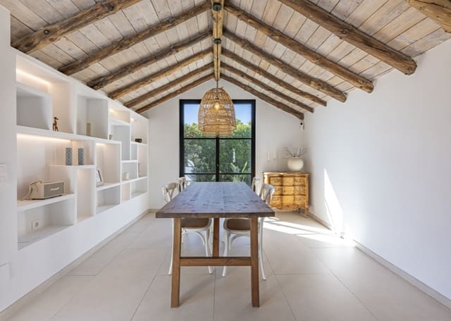 Chalet de 3 habitaciones en Marbella en venta con piscina garaje - 1.495.000 € (Ref: 10049995)