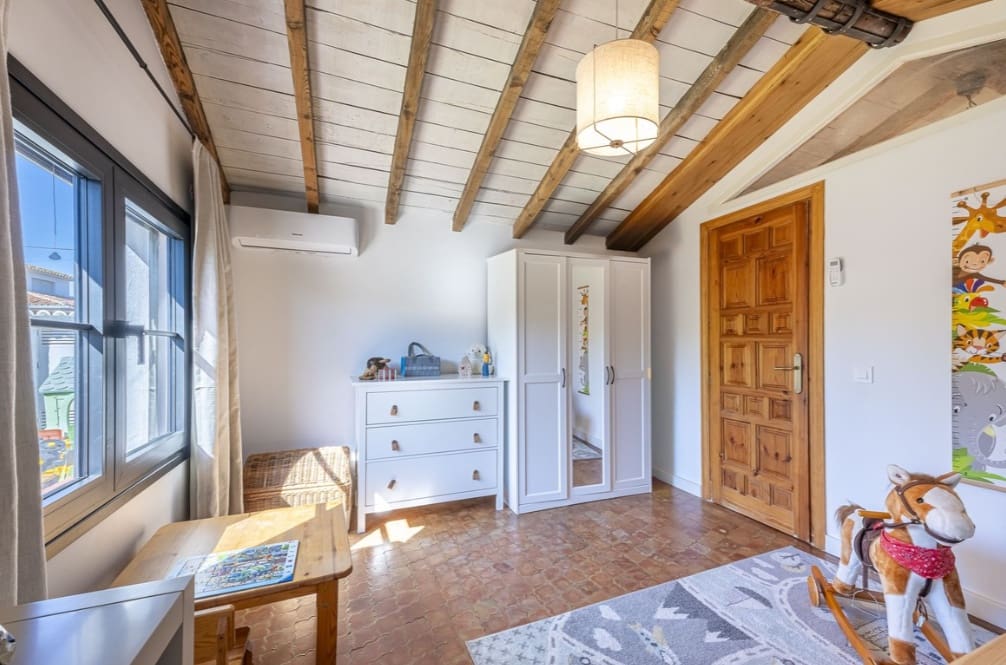 Chalet de 3 habitaciones en Marbella en venta con piscina garaje - 1.495.000 € (Ref: 10049995)