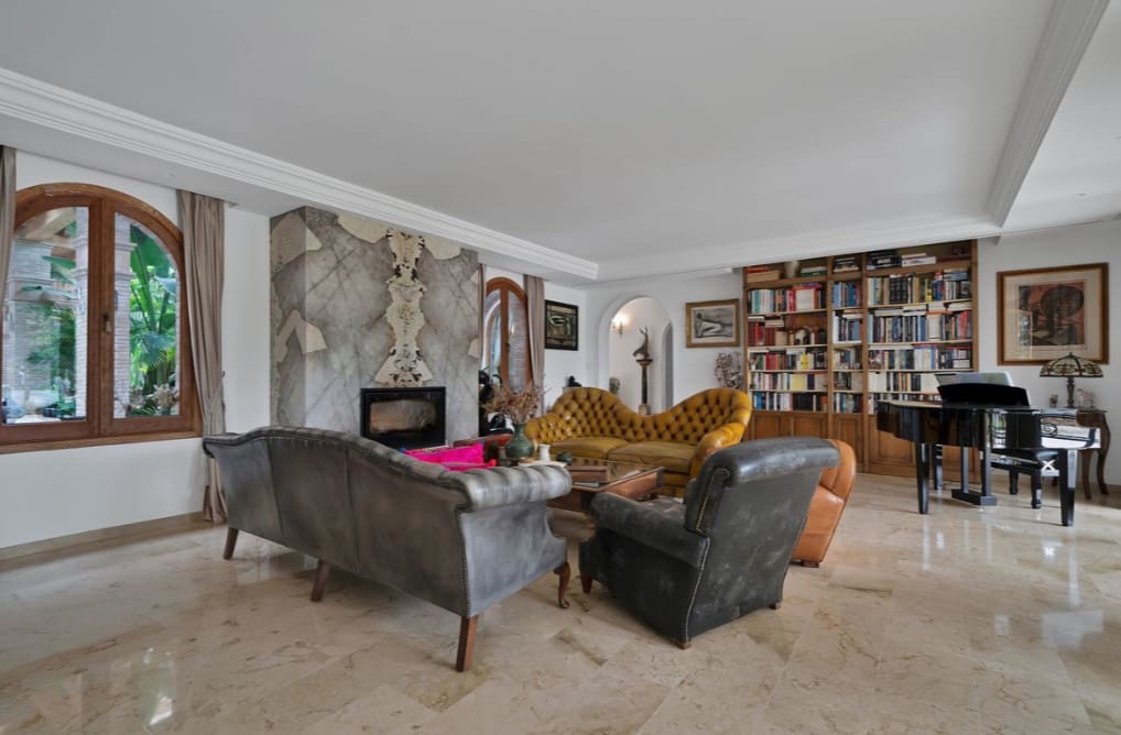 4 Zimmer Villa zu verkaufen in Marbella mit Pool Garage - 2.450.000 € (Ref: 10049996)