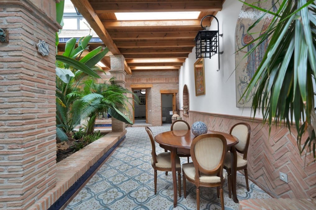 4 Zimmer Villa zu verkaufen in Marbella mit Pool Garage - 2.450.000 € (Ref: 10049996)