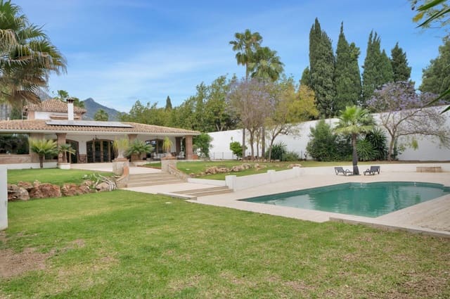4 Zimmer Villa zu verkaufen in Marbella mit Pool Garage - 2.450.000 € (Ref: 10049996)